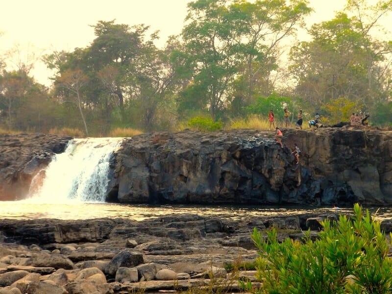 chute d'eau fin de journée bolovens : que faire au Laos chute d'eau fin de journée bolovens : que faire au Laos