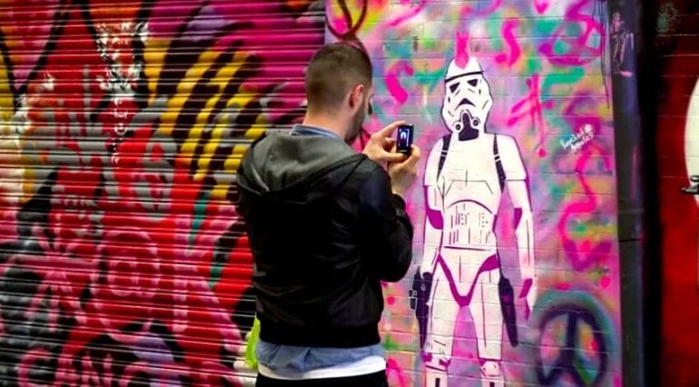 graffiti dans le tunnel londres