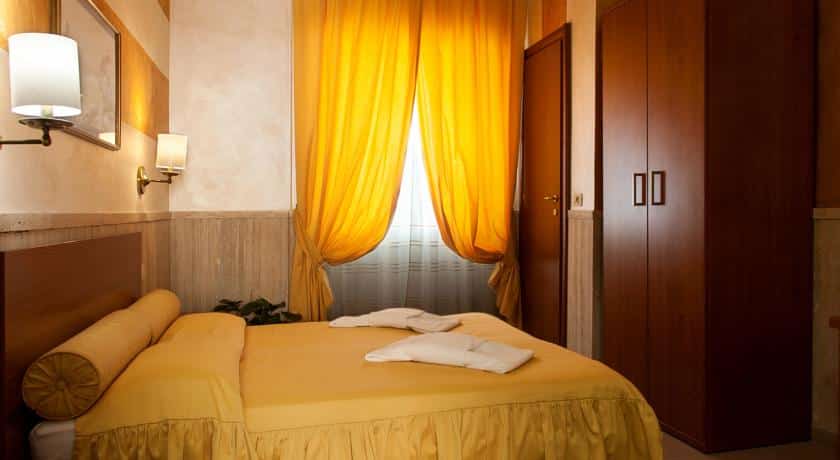 hotel-rome-pyramid hotel rome pyramid