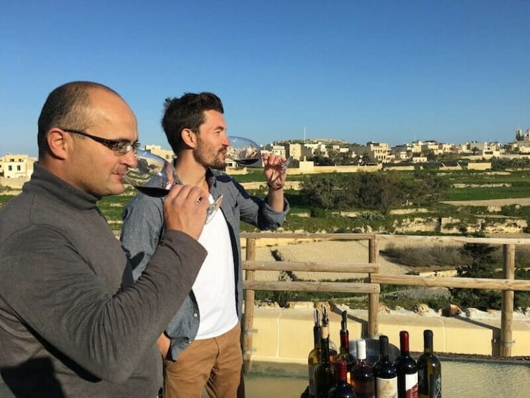 Le vignoble Tal Massar et ses séances de dégustation dans un cadre magnifique.