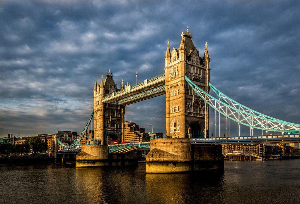 tower bridge londres