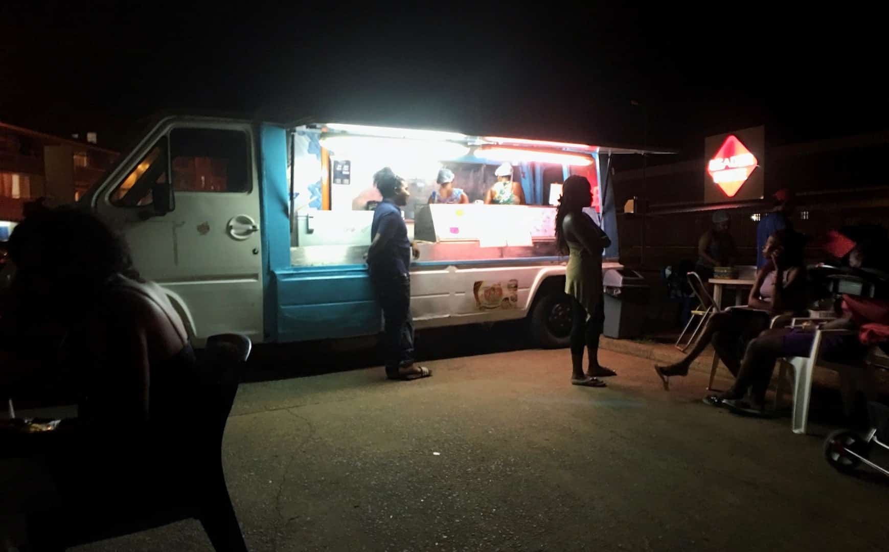 manger_dans_une_roulotte_guyane manger_dans_une_roulotte_guyane