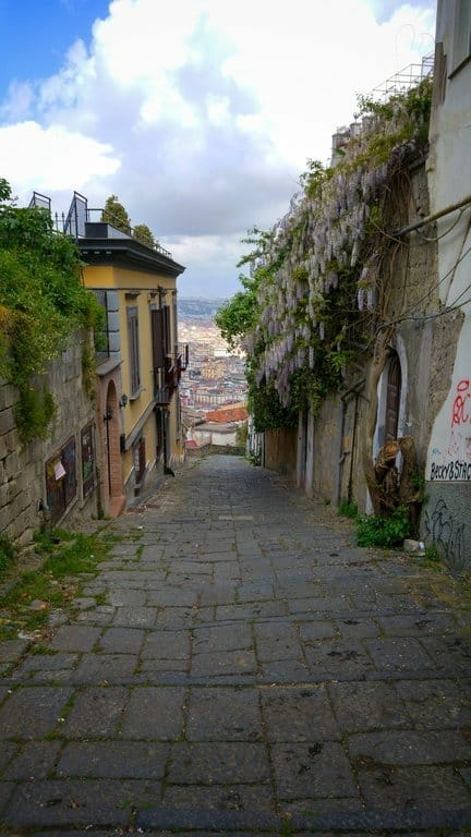 naples_rue_pedamentina La rue aux escaliers, pedamentina