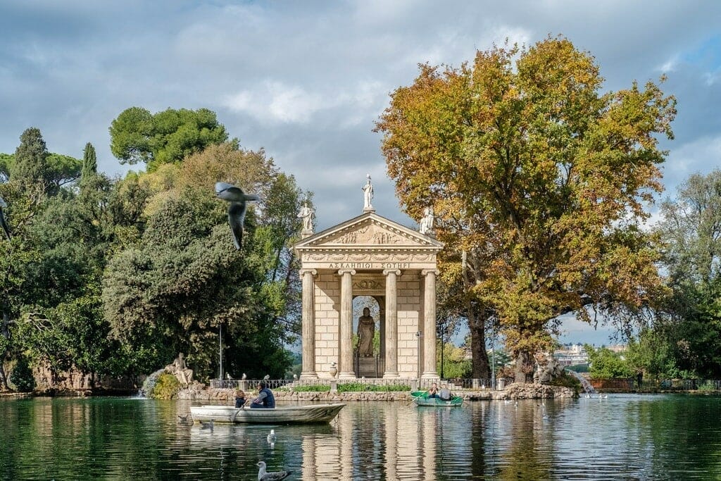 Temple dans le Parc de la Villa Borghese