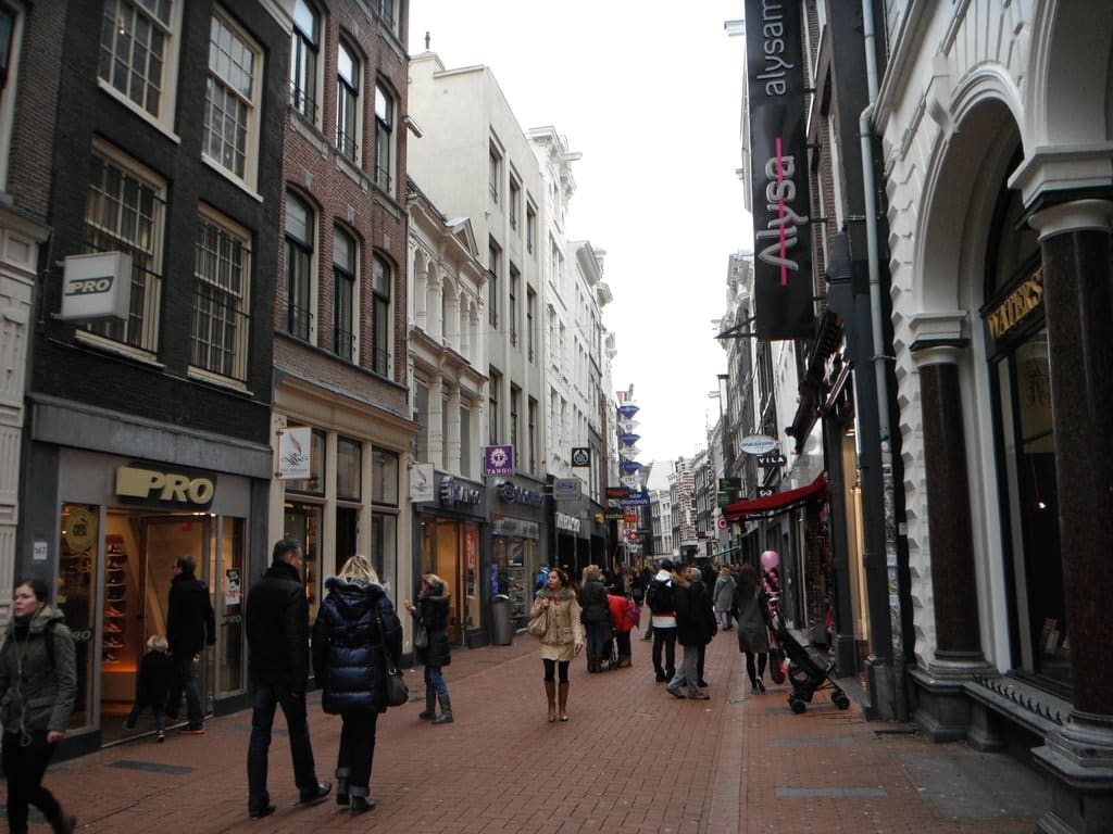 amsterdam_kalverstraat La rue commerçante de Kalverstraat
