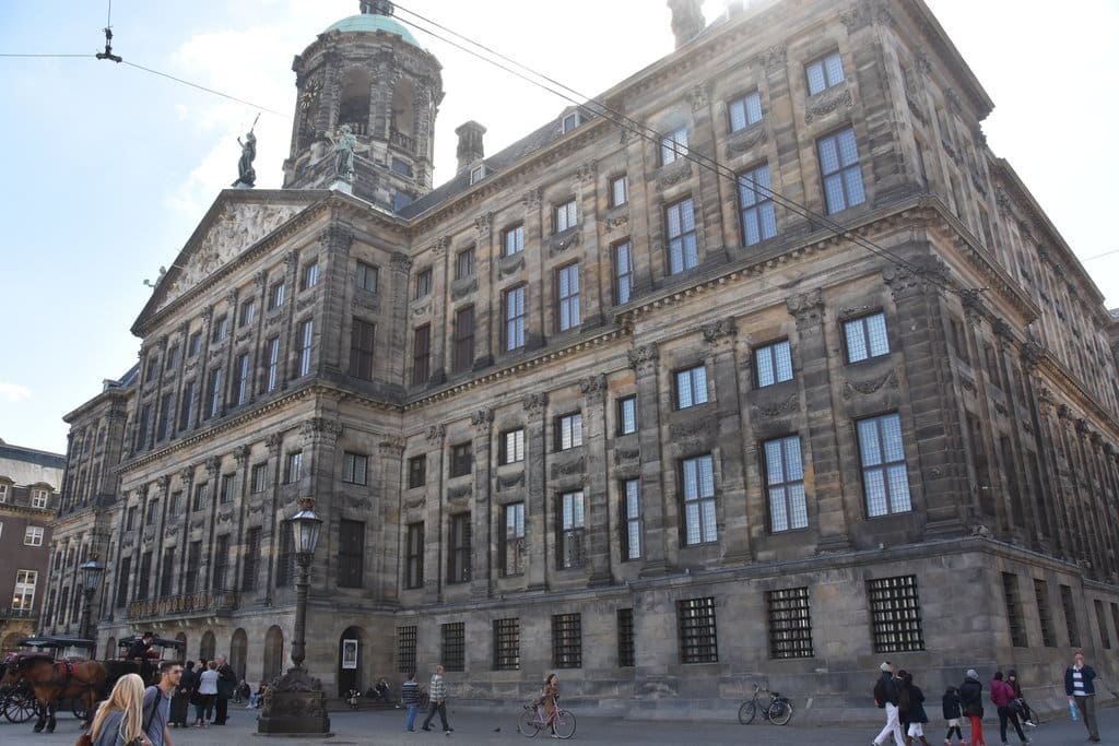 itinéraire pour visiter amsterdam et L'imposant Palais Royal à Amsterdam
