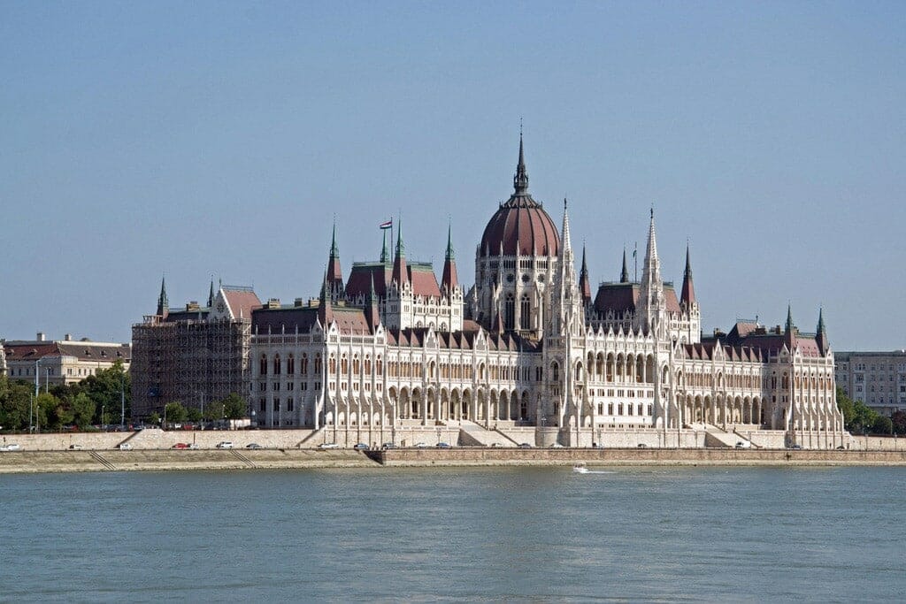 Parlement_Hongrois Itinéraire pour visiter Budapest le Parlement Hongrois
