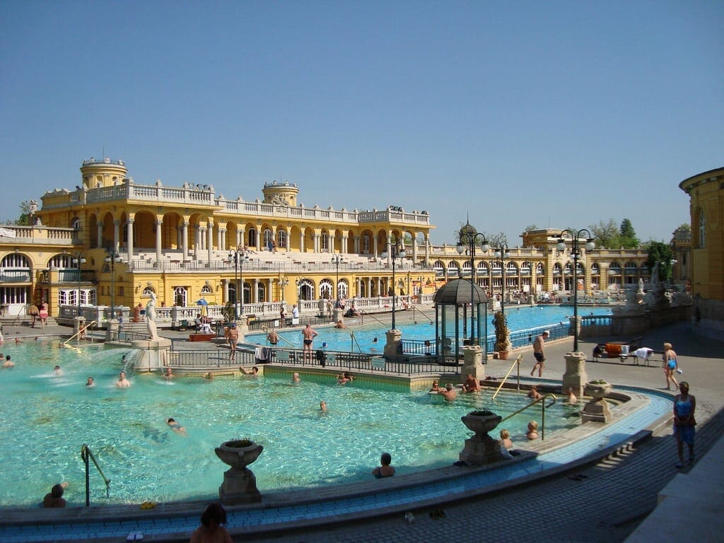 Thermes_Széchenyi thermes Szezchenyi visiter budapest