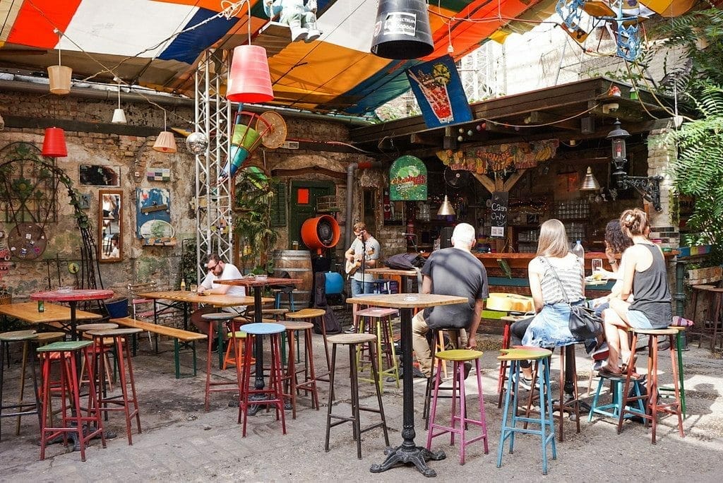 le ruin bar célèbre de Budapest