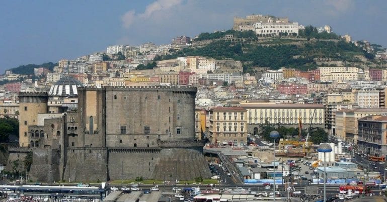 L'impressionnant château Nuovo de Naples