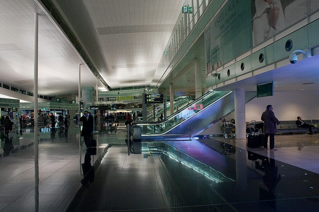 aéroport Voyager sans billet retour