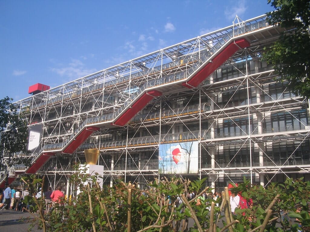 Visiter le Centre Pompidou de Paris : Quel billet acheter ? vue extérieure de Beaubourg