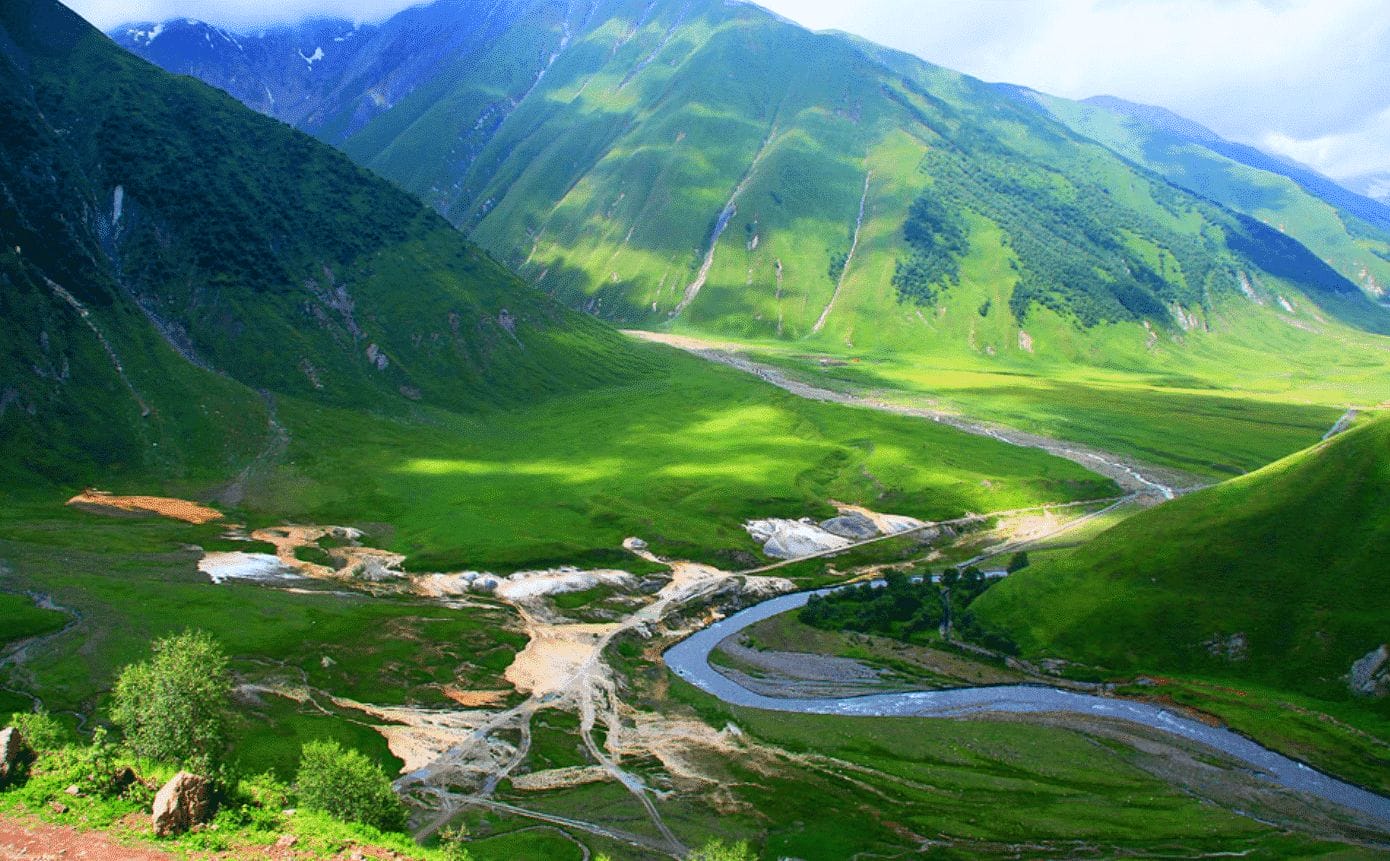 Gorge de Truso - crédits photo http://georgiantour.com/truso/ Gorge de Truso - crédits photo http://georgiantour.com/truso/