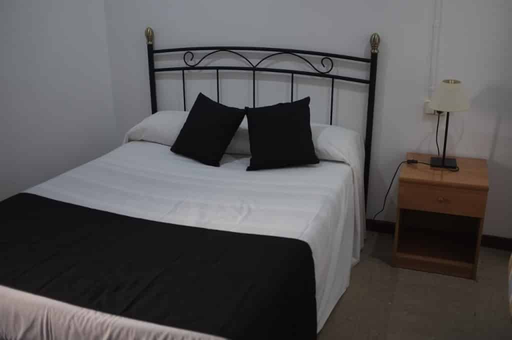 logement_barcelone_quartier_gothique_hostal_europa_auberge_jeunesse logement barcelone quartier gothique hostal europa auberge jeunesse