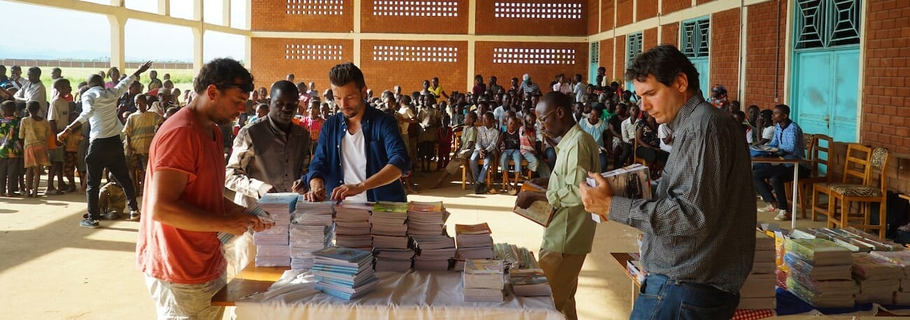 film don kits scolaires