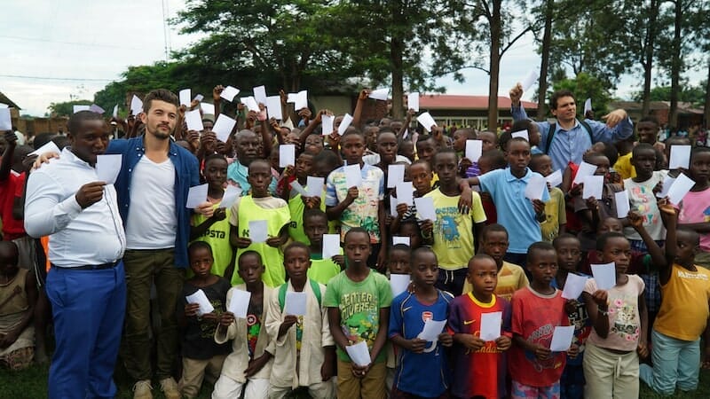 film dons kits ecole burundi