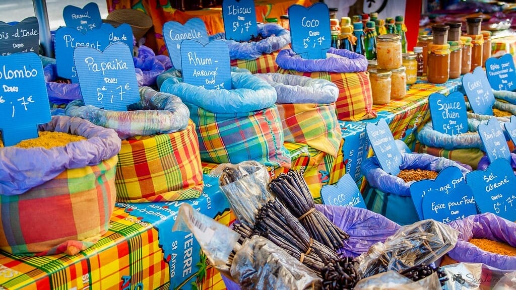 marche coloree visiter guadeloupe