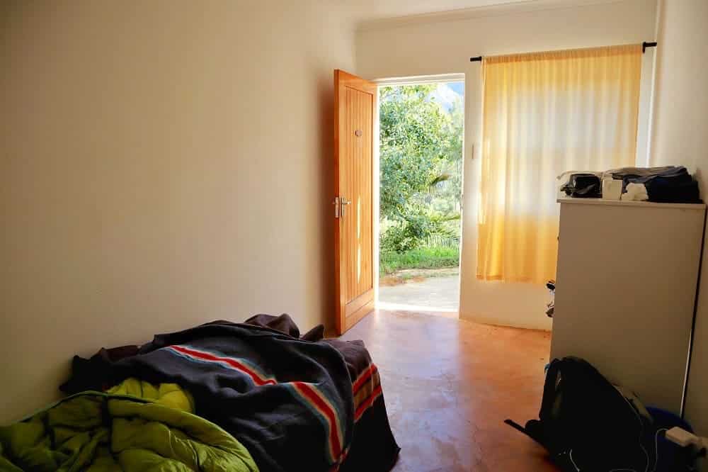 Ma chambre dans le centre Vipassana Ma chambre dans le centre Vipassana