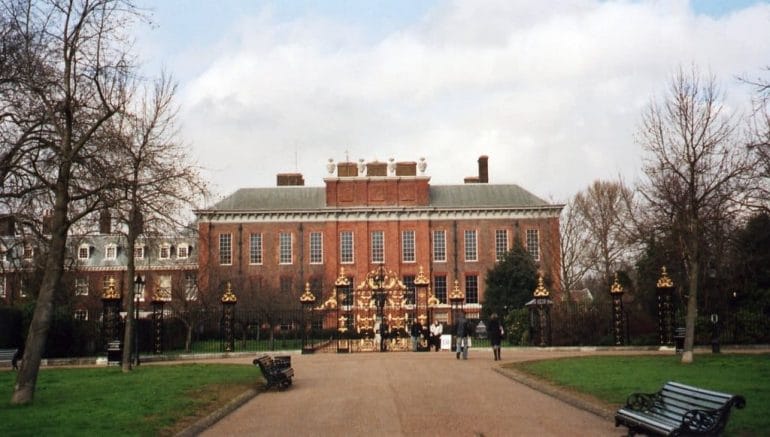 Kensington_Palace_facade_entree palais kensington facade entree