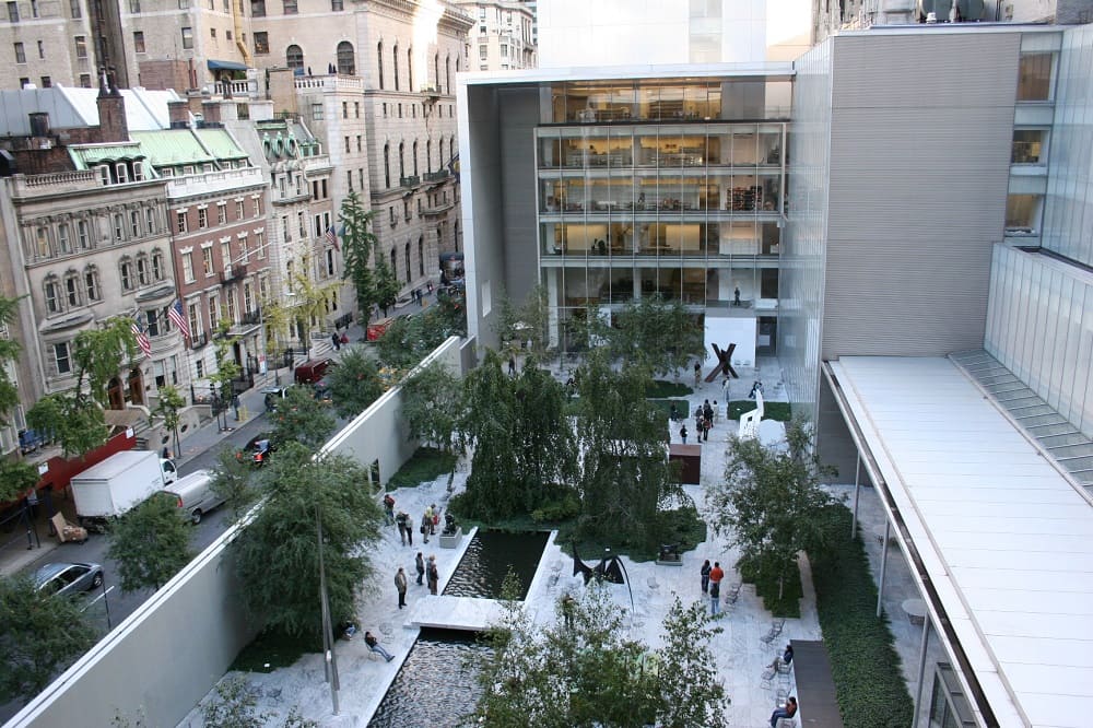 MoMA - photo : https://www.nyc-arts.org/organizations/102/museum-of-modern-art musée de New York MoMA