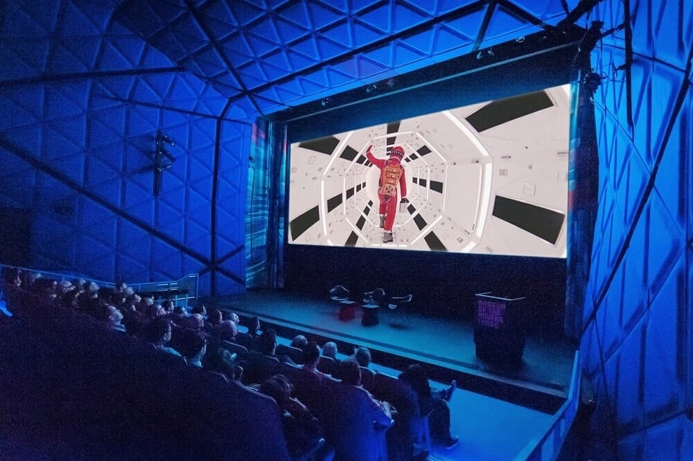 Moving Image - photo : https://www.telegraph.co.uk/travel/destinations/north-america/united-states/new-york/articles/what-to-see-in-queens-new-york-attractions/ Museum of Moving Image musée de New York