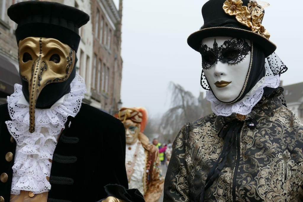 costume masque déguisement carnaval fête venise secret chapeau