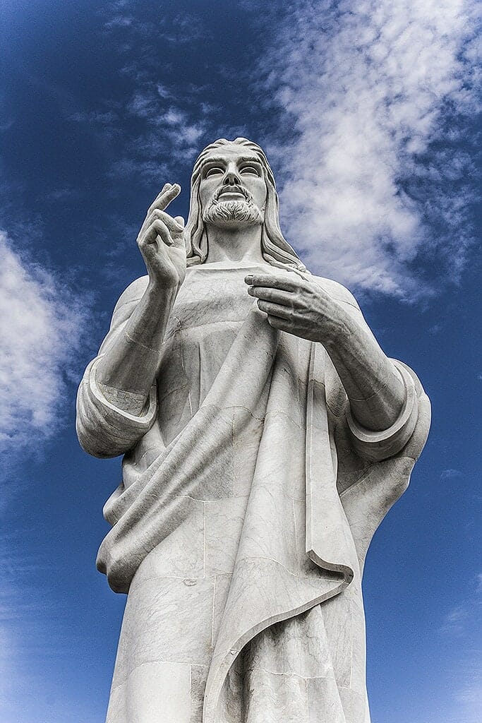 statue christ visiter havane