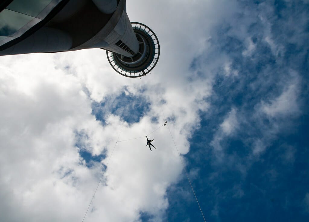 saut elastique sky tower visiter auckland