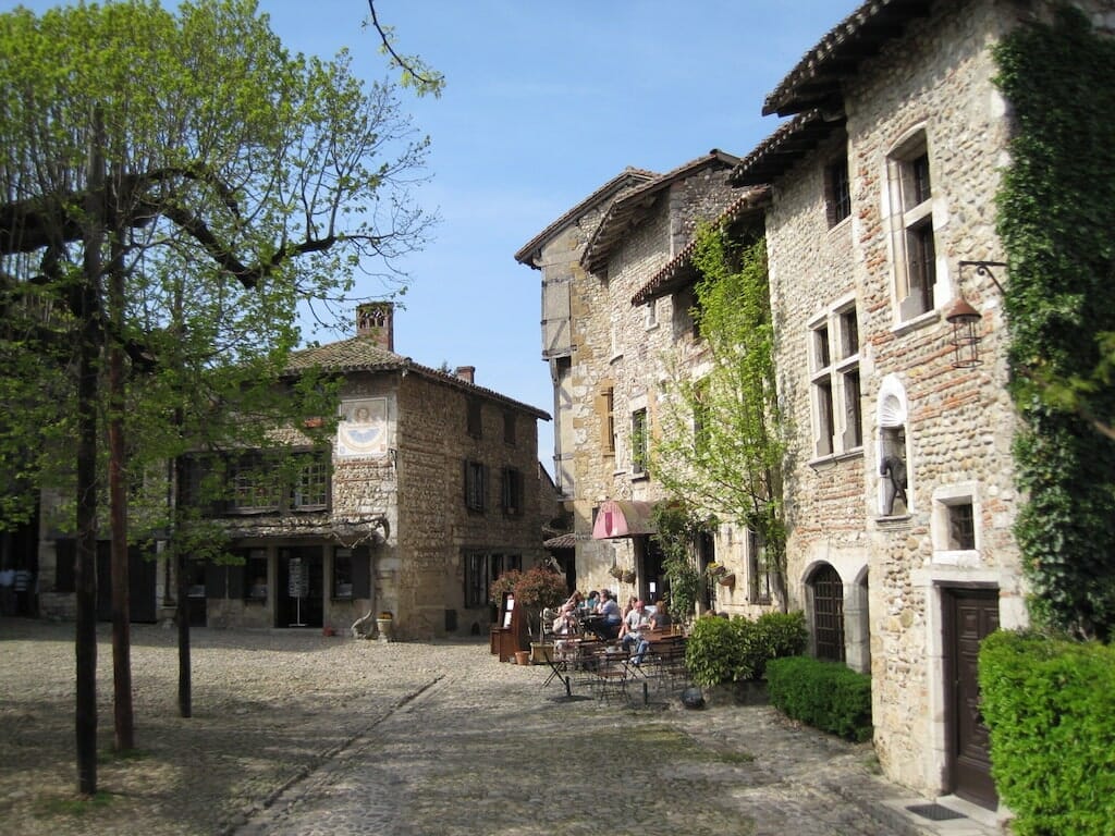 village medieval perouges