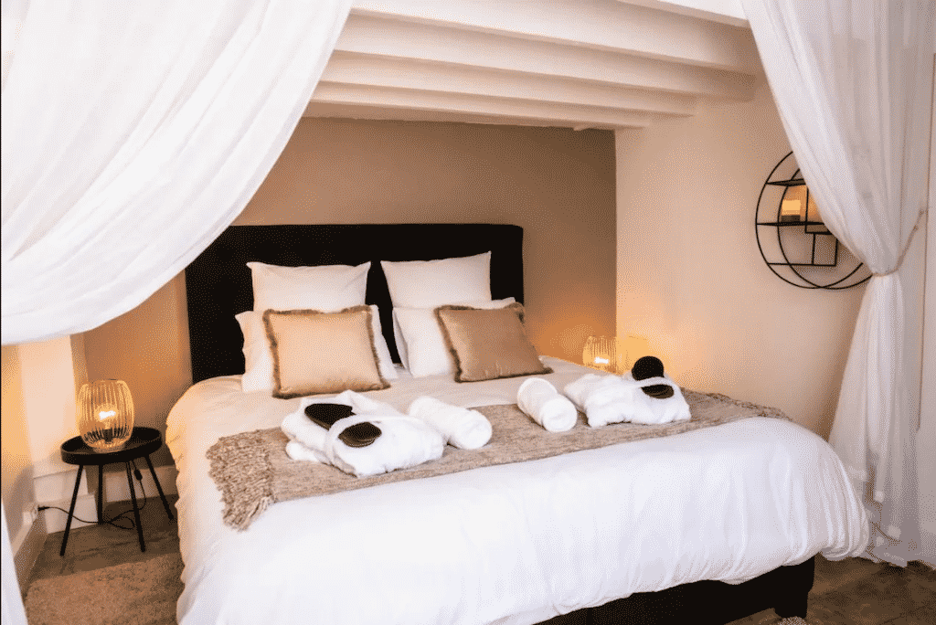 Suite_romantique_avec_Jacuzzi_Booking.com suite romantique jacuzzi loger montpellier