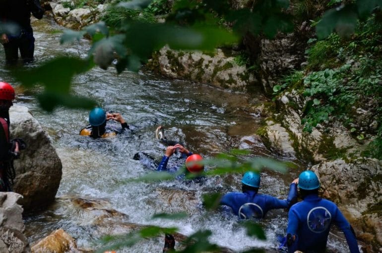 canyoning_gorges_verdon_eau_vive-min canyoning gorges verdon eau vive