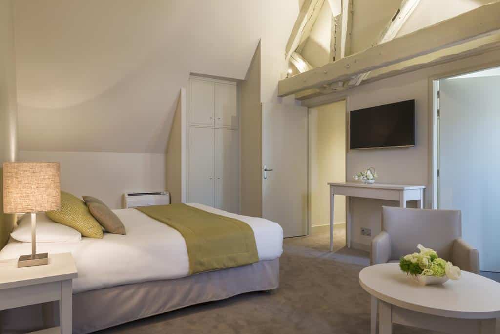 Hotel_The_Originals_Aux_Vieux_Remparts hotel the originals aux vieux remparts