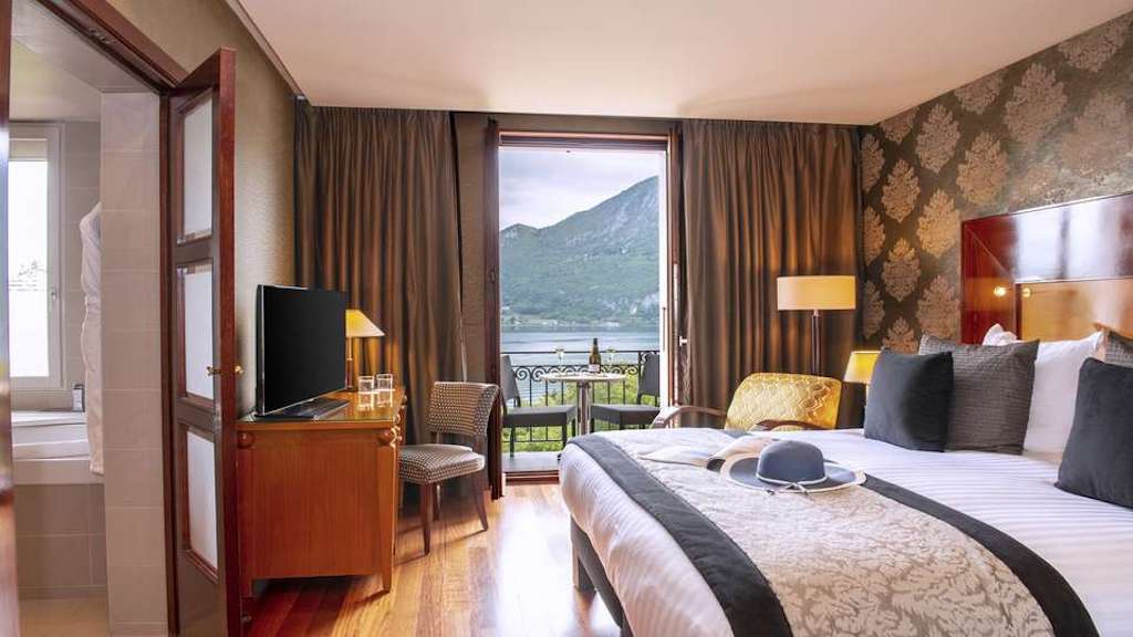 hotel les tresoms lake spa resort annecy