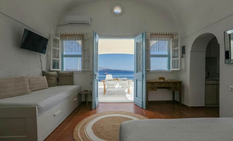petinos_traditional_house_thirassia_santorin petinos traditional house thirassia santorin