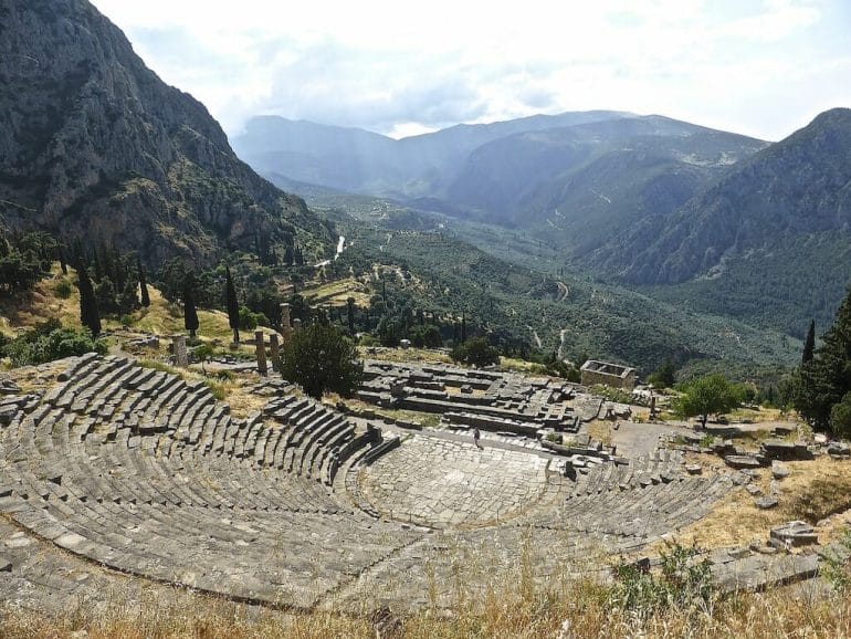 amphitheatre delphes visiter grece