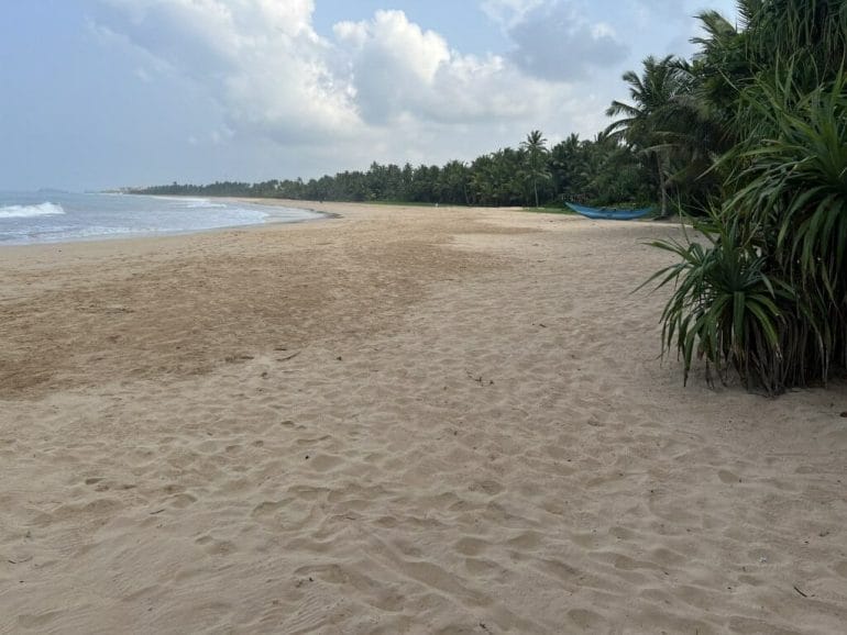 induruwa beach sri lanka